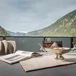 Platzhirsch & Apartment Mayrhofen