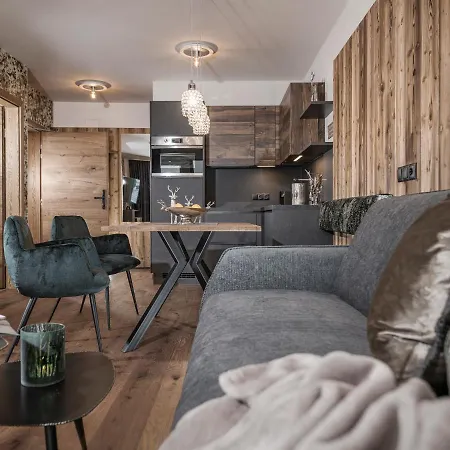 Platzhirsch & Apartment *