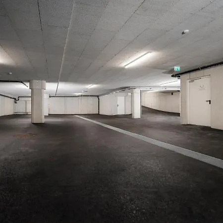 Platzhirsch & * מאיירהופן