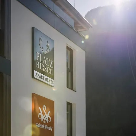 Platzhirsch & Apartamento Mayrhofen