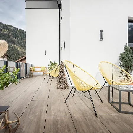 Platzhirsch & Apartament Mayrhofen